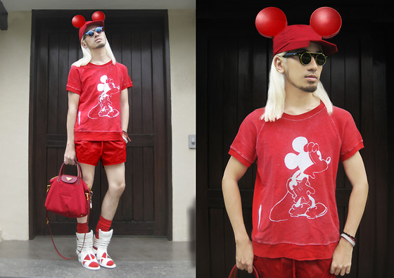 2928810_me_in_red_mickey_mouse_layout